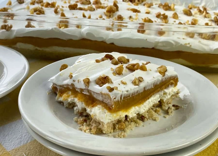 Nut-filled Butterscotch Cakes with caramel topping